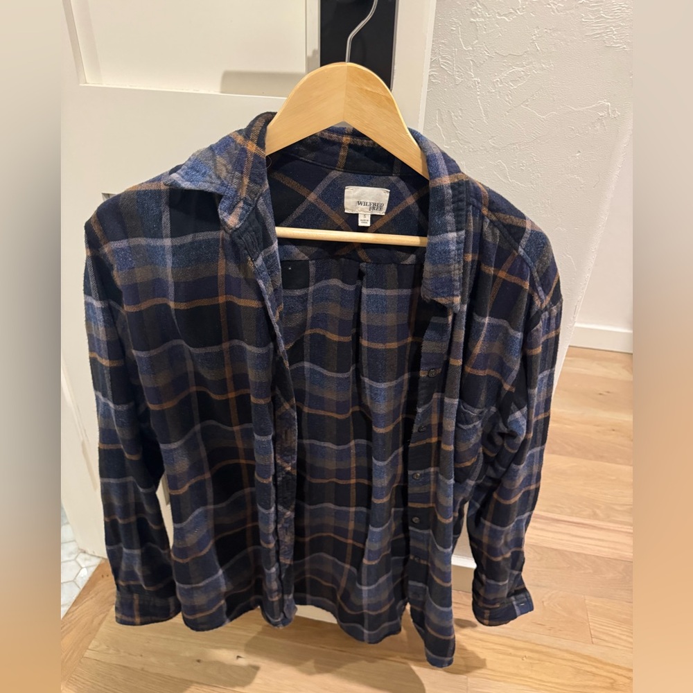 Wilfred free aritzia plaid button up (S)